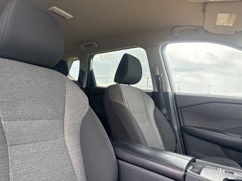 Certified 2023 Nissan Rogue SV FWD image 27