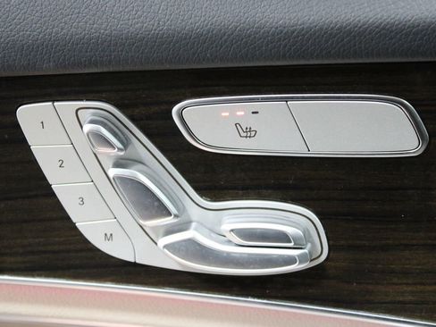 Used 2022 Mercedes-Benz GLC 300 4MATIC image 25