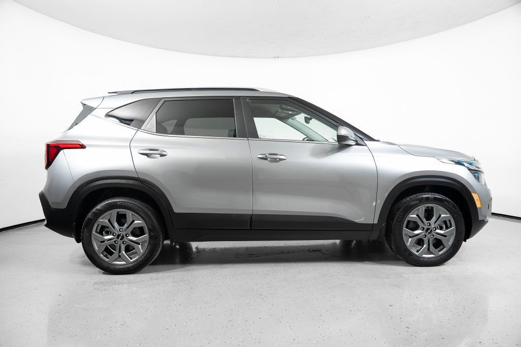 Used 2024 Kia Seltos S AWD/4WD image 3