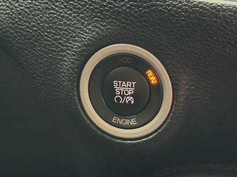 Used 2015 Dodge Challenger R/T Plus RWD image 26