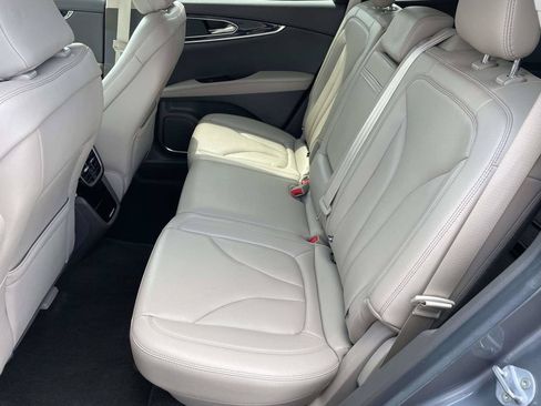 Used 2023 Lincoln Nautilus AWD w/ Premium Package image 12