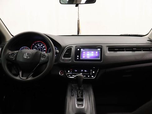 Used 2017 Honda HR-V EX image 6