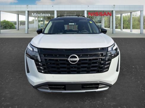 New 2026 Nissan Pathfinder Platinum image 9