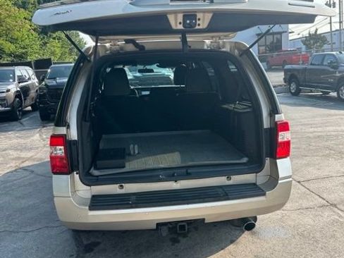Used 2017 Ford Expedition XLT w/ Equipment Group 201A AWD/4WD image 31