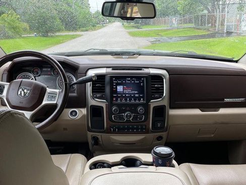 Used 2018 RAM 2500 Laramie w/ Convenience Group RWD image 11