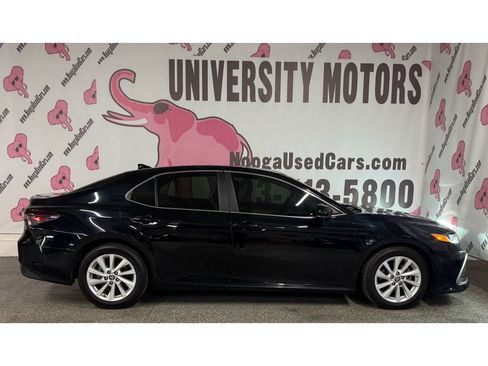 Used 2023 Toyota Camry LE image 9