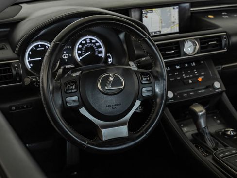 Used 2016 Lexus RC 350 w/ Luxury Package RWD image 16