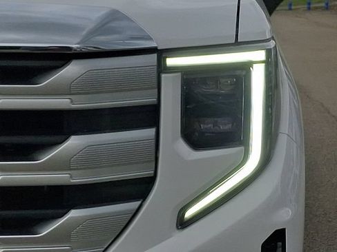 New 2026 GMC Sierra 1500 SLE AWD/4WD image 10
