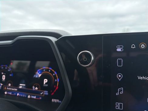 Used 2024 Chevrolet Colorado W/T w/ WT Convenience Package image 24