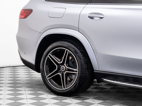 New 2026 Mercedes-Benz GLS 450 4MATIC image 40