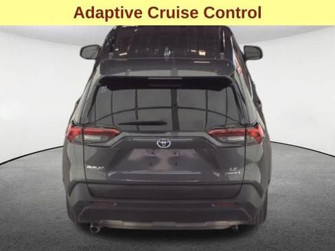 Used 2022 Toyota RAV4 LE image 7