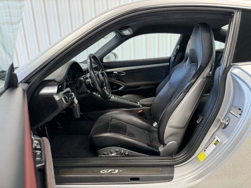 Used 2018 Porsche 911 GT3 RWD image 11