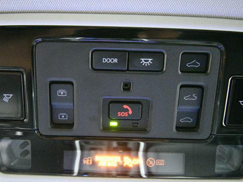 Used 2025 Toyota Grand Highlander AWD image 18