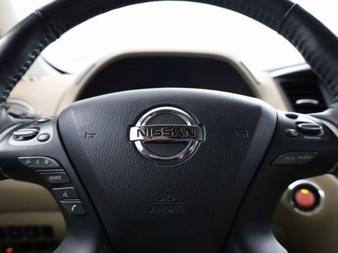 Used 2020 Nissan Pathfinder SL image 16