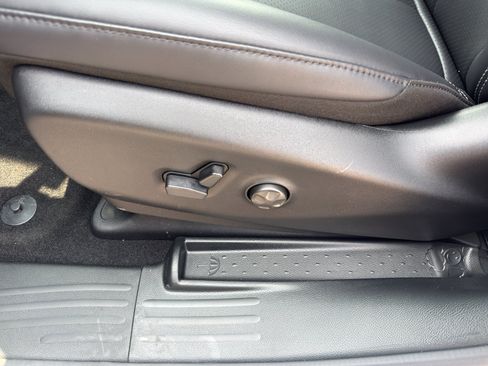 New 2026 Chrysler Pacifica Select w/ S Appearance Package FWD image 15