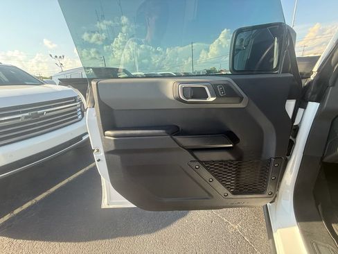 Used 2024 Ford Bronco Black Diamond AWD/4WD image 11