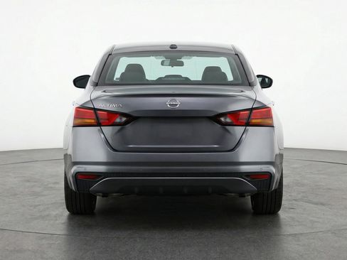 Used 2025 Nissan Altima 2.5 SV FWD image 7