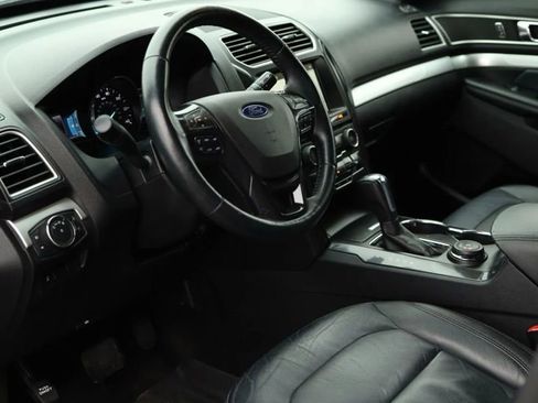 Used 2017 Ford Explorer XLT w/ Equipment Group 202A image 14