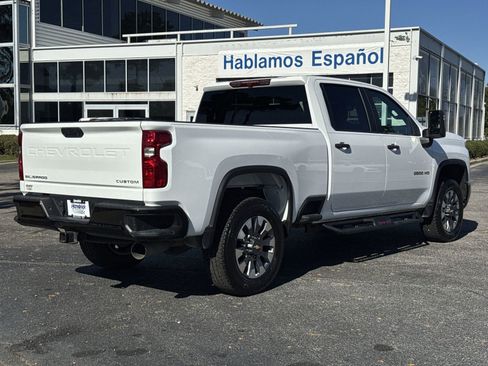 Used 2024 Chevrolet Silverado 2500 Custom w/ Custom Value Package image 10