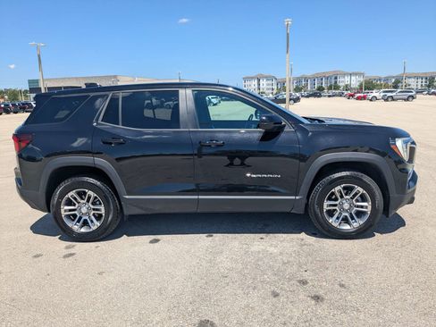 Used 2025 GMC Terrain Elevation AWD/4WD image 4