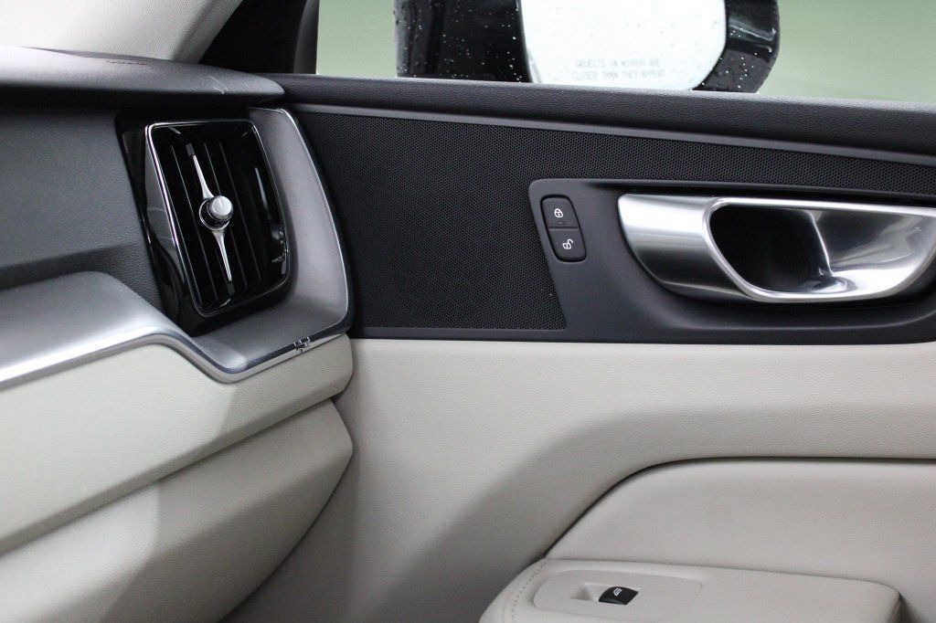 Used 2024 Volvo XC60 B5 Core w/ Protection Package Premier AWD/4WD image 39