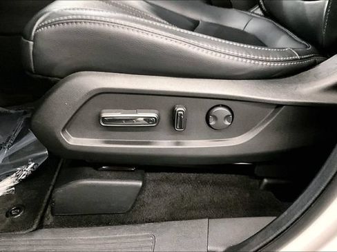 Used 2025 Honda Pilot EX-L image 38