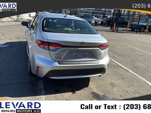 Used 2020 Toyota Corolla LE w/ Carpet Mat Package (TMS) image 5