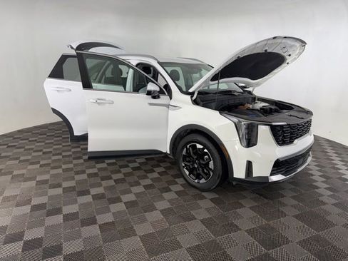 Certified 2024 Kia Sorento S image 14