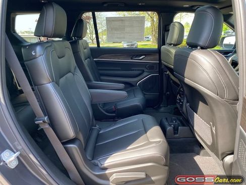 New 2026 Jeep Grand Cherokee L Limited w/ Trailer Tow Package AWD/4WD image 8