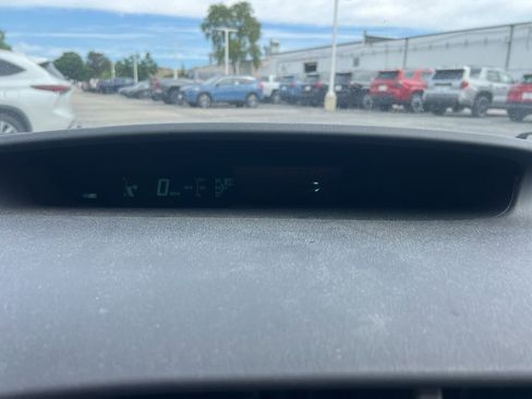 Used 2015 Toyota Prius Three FWD image 4