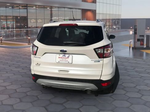 Used 2018 Ford Escape Titanium image 9
