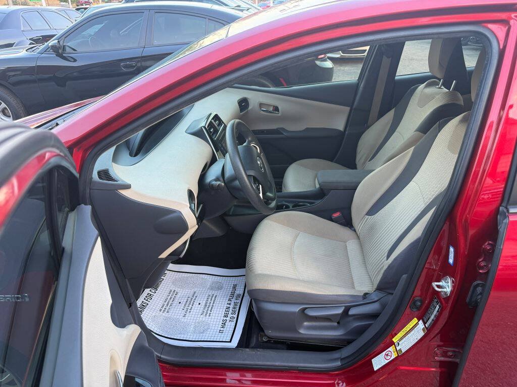 Used 2016 Toyota Prius Two FWD image 13