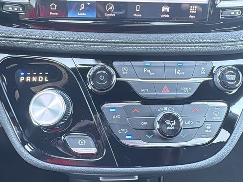 New 2026 Chrysler Pacifica Select image 19