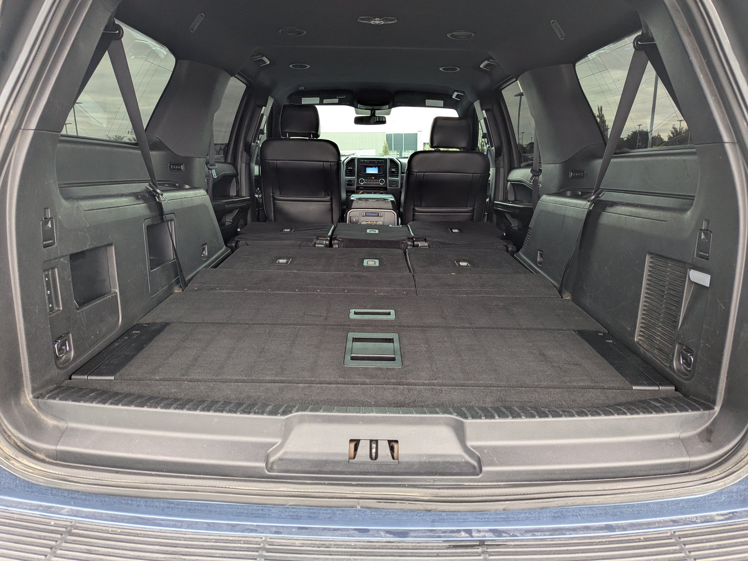 Used 2018 Ford Expedition Max XLT w/ Equipment Group 201A AWD/4WD image 32