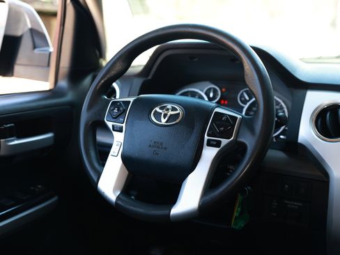 Used 2017 Toyota Tundra SR5 w/ SR5 Upgrade Package image 36