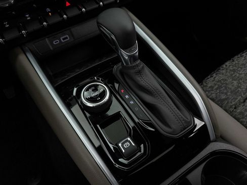 Used 2024 Chevrolet Colorado ZR2 image 25