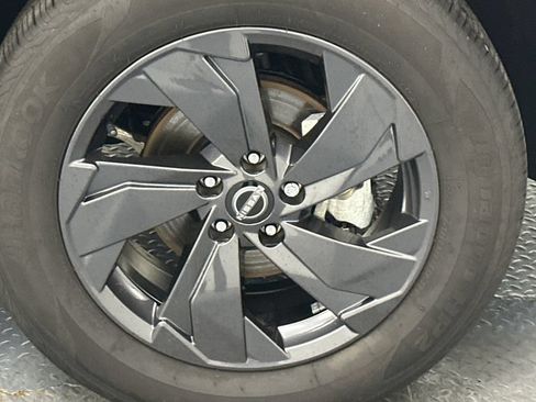 Used 2026 Nissan Rogue SV AWD/4WD image 17