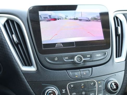 Used 2023 Chevrolet Malibu LT FWD image 21