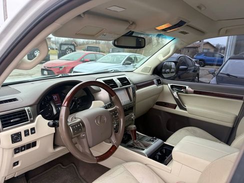 Used 2015 Lexus GX 460 w/ Premium Package image 11