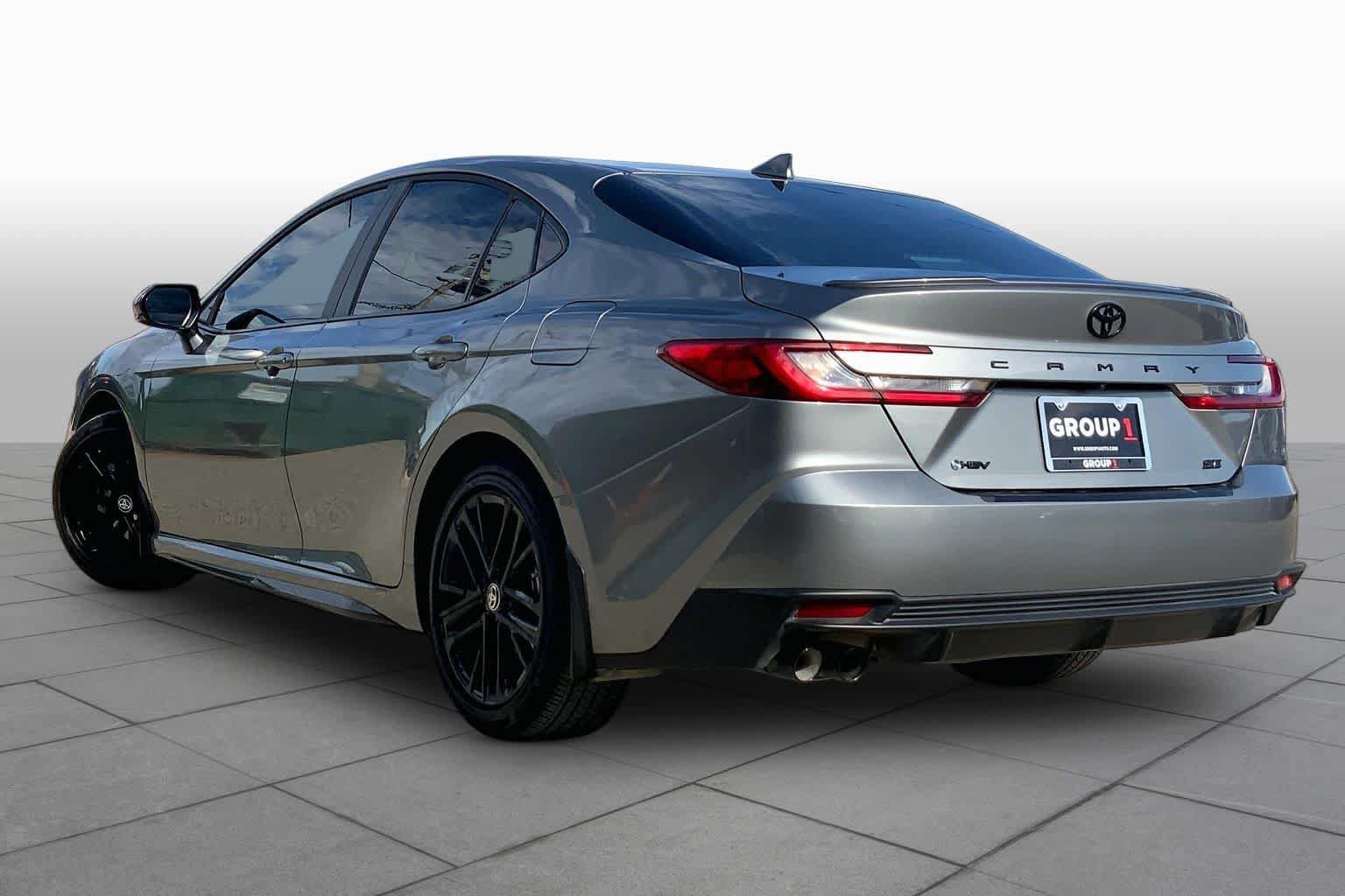 Used 2026 Toyota Camry SE w/ Convenience Package FWD image 12