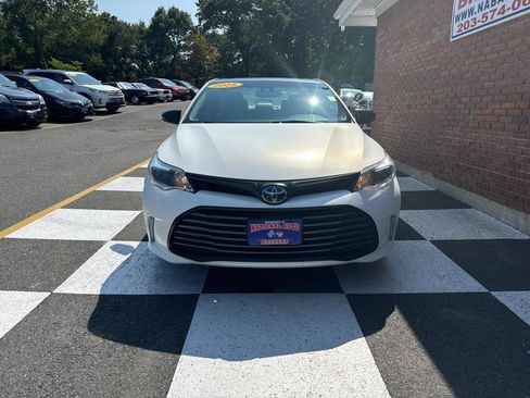 Used 2018 Toyota Avalon XLE Premium image 6
