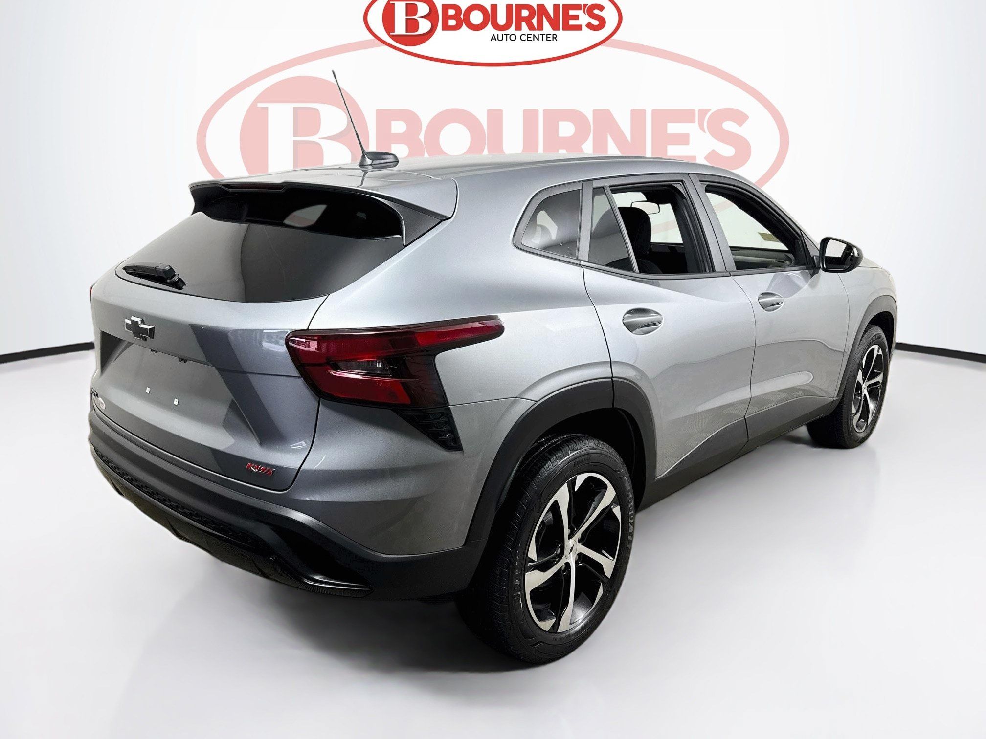 Used 2024 Chevrolet Trax RS FWD image 10