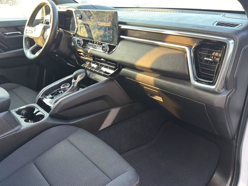 Used 2025 GMC Canyon Elevation w/ Convenience Package AWD/4WD image 8