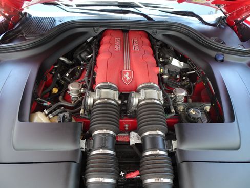 Used 2010 Ferrari California RWD image 19