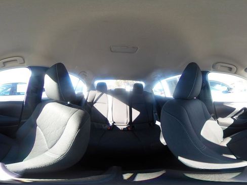 Used 2025 Toyota Corolla LE image 41