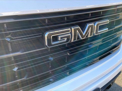 Used 2024 GMC Sierra 1500 Elevation w/ LPO, Elevation Black Package image 28