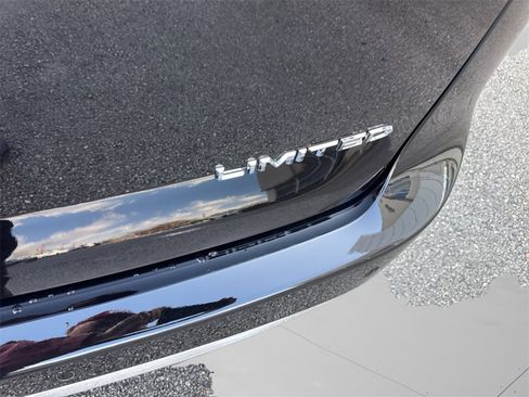 New 2026 Chrysler Pacifica Limited image 31