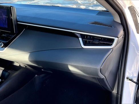 Certified 2025 Toyota Corolla LE image 13