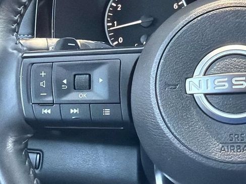 Certified 2025 Nissan Pathfinder SV FWD image 10