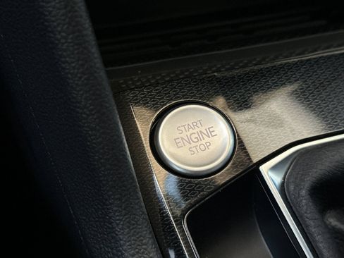 New 2026 Volkswagen Taos SE FWD image 20